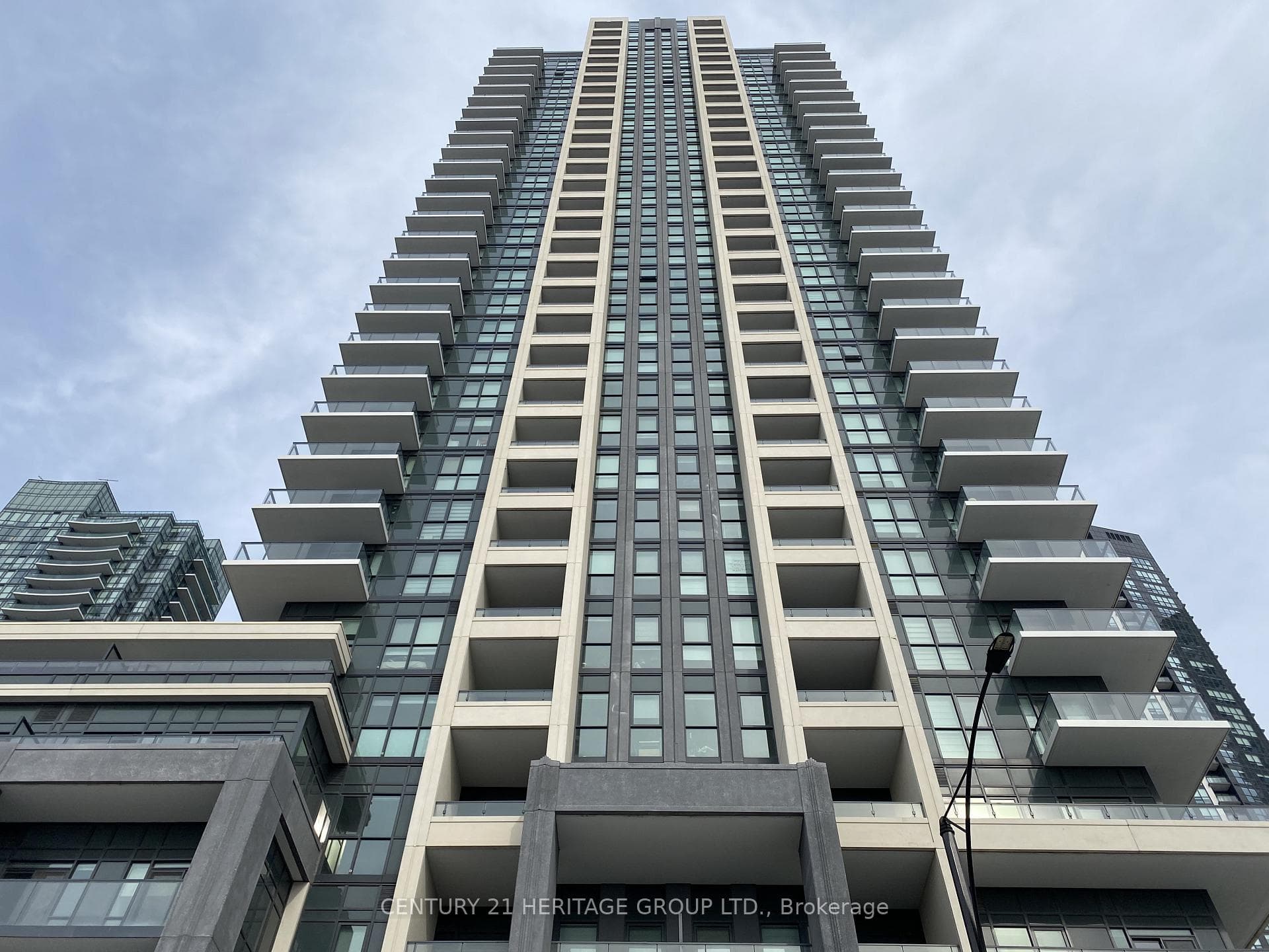 4055 Parkside Village Drive Unit 2112, Mississauga, ON L5B 0K8 - Photo 1