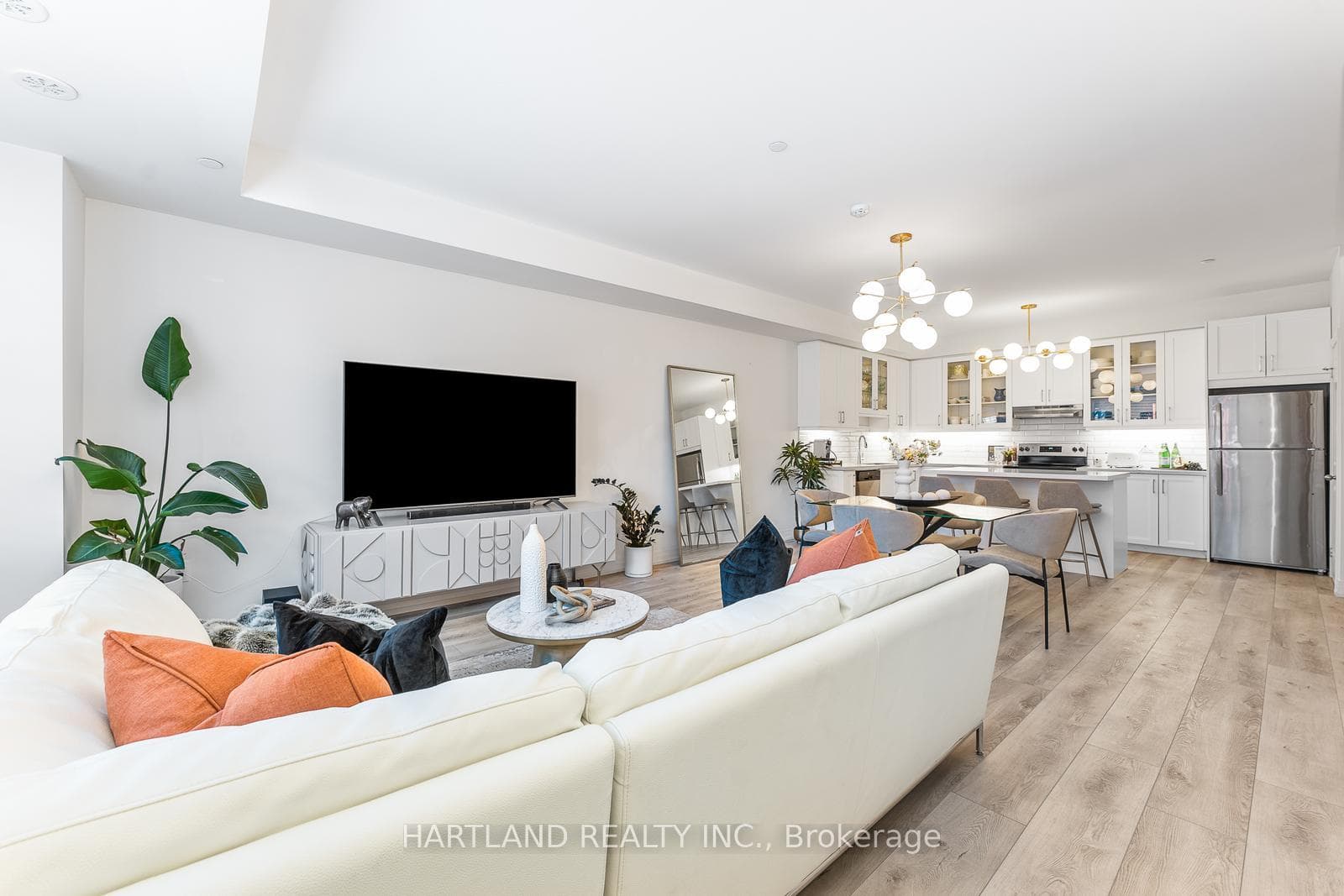 2212 Bromsgrove Road Unit 17, Mississauga, ON L5J 0B3 - Photo 1