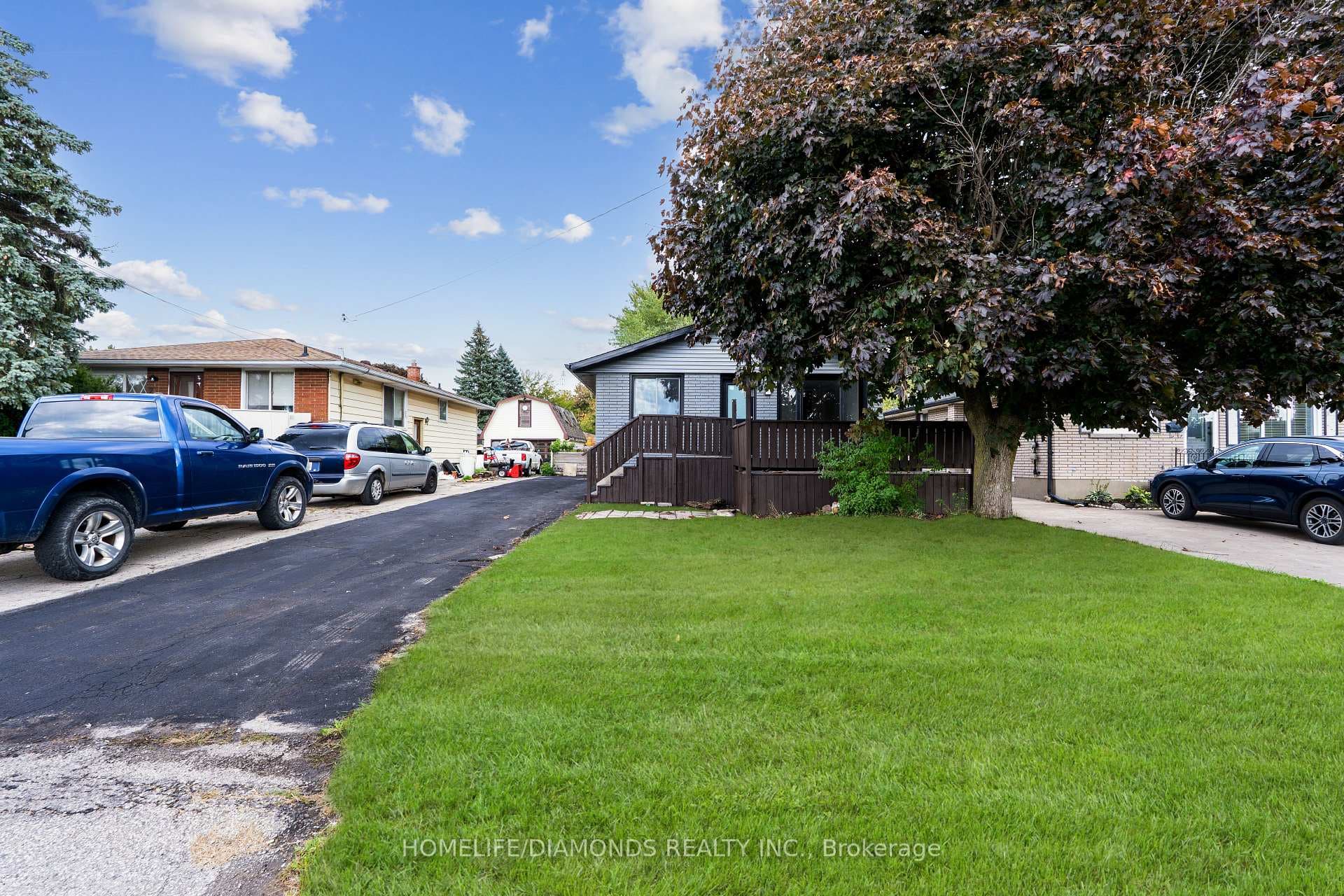 210 MACKAN Street, Thorold, ON L2V 1G7 - Photo 1
