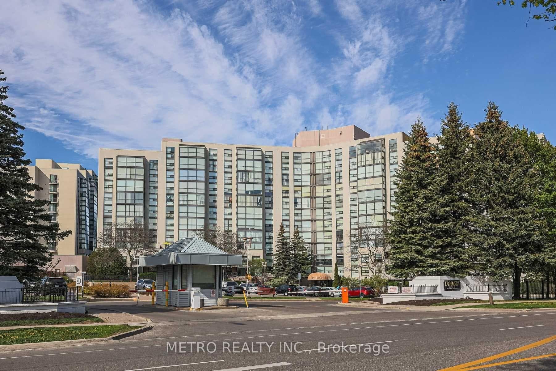 30 Harding Boulevard Unit 706, Richmond Hill, ON L4C 1S8 - Photo 1