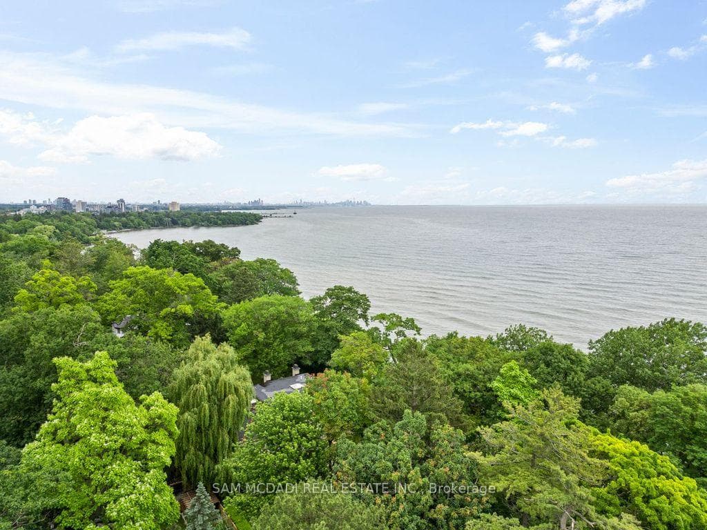 988 Tennyson Avenue, Mississauga, ON L5H 2Z1 - Photo 1