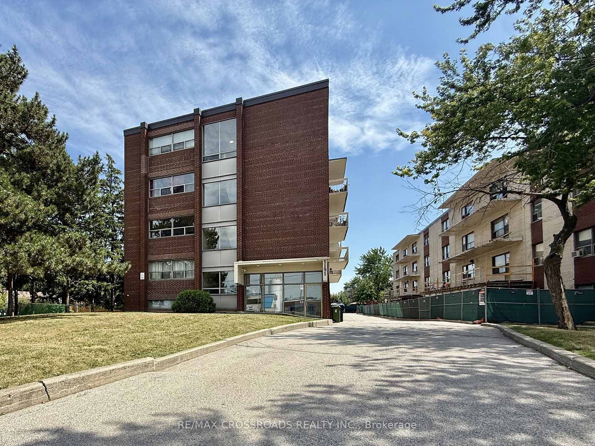 1191 Ellesmere Road Unit 106, Scarborough (West Hill / Highland Creek), ON M1P 2X6 - Photo 1