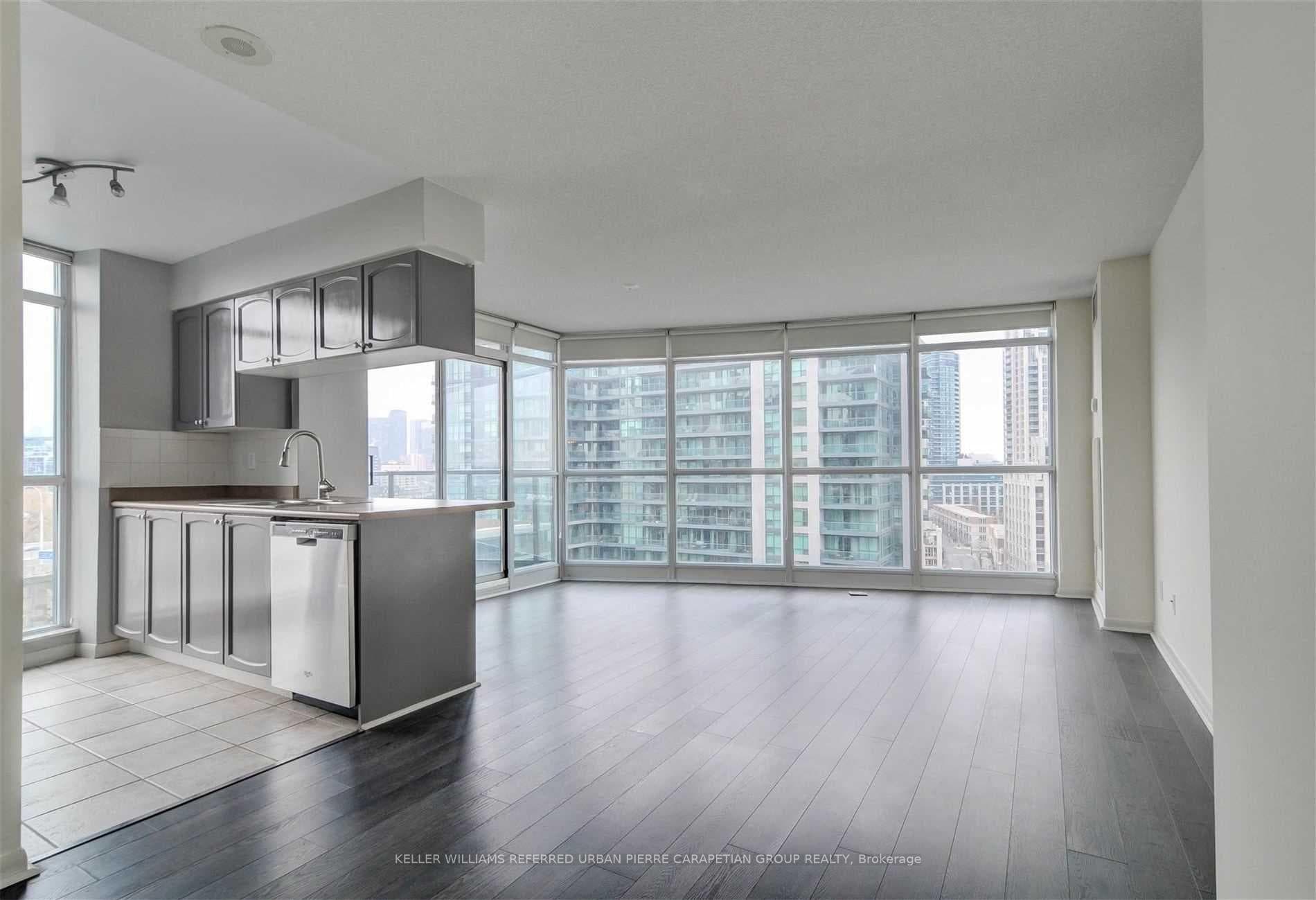 219 Fort York Boulevard Unit 1103, Downtown Toronto / Waterfront, ON M5V 1B1 - Photo 1