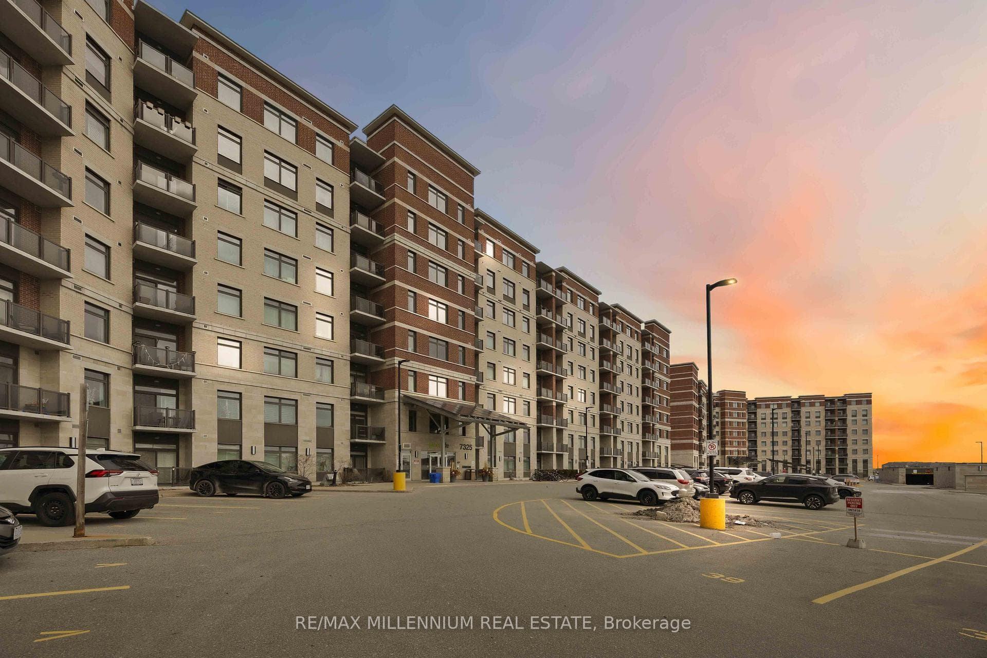 7325 Markham Road Unit 504, Markham, ON L3S 0C9 - Photo 1