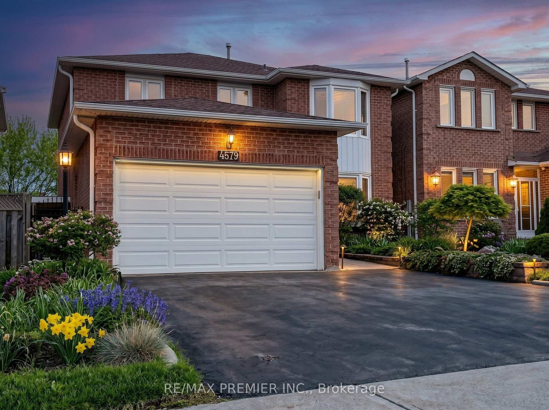 4579 Guildwood Way, Mississauga, ON L5R 1Z2 - Photo 1
