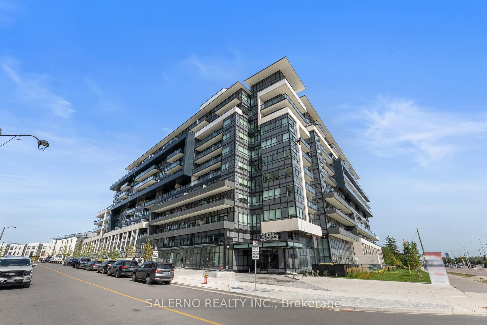 395 Dundas Street Unit 612, Oakville, ON L6M 5R8 - Photo 1