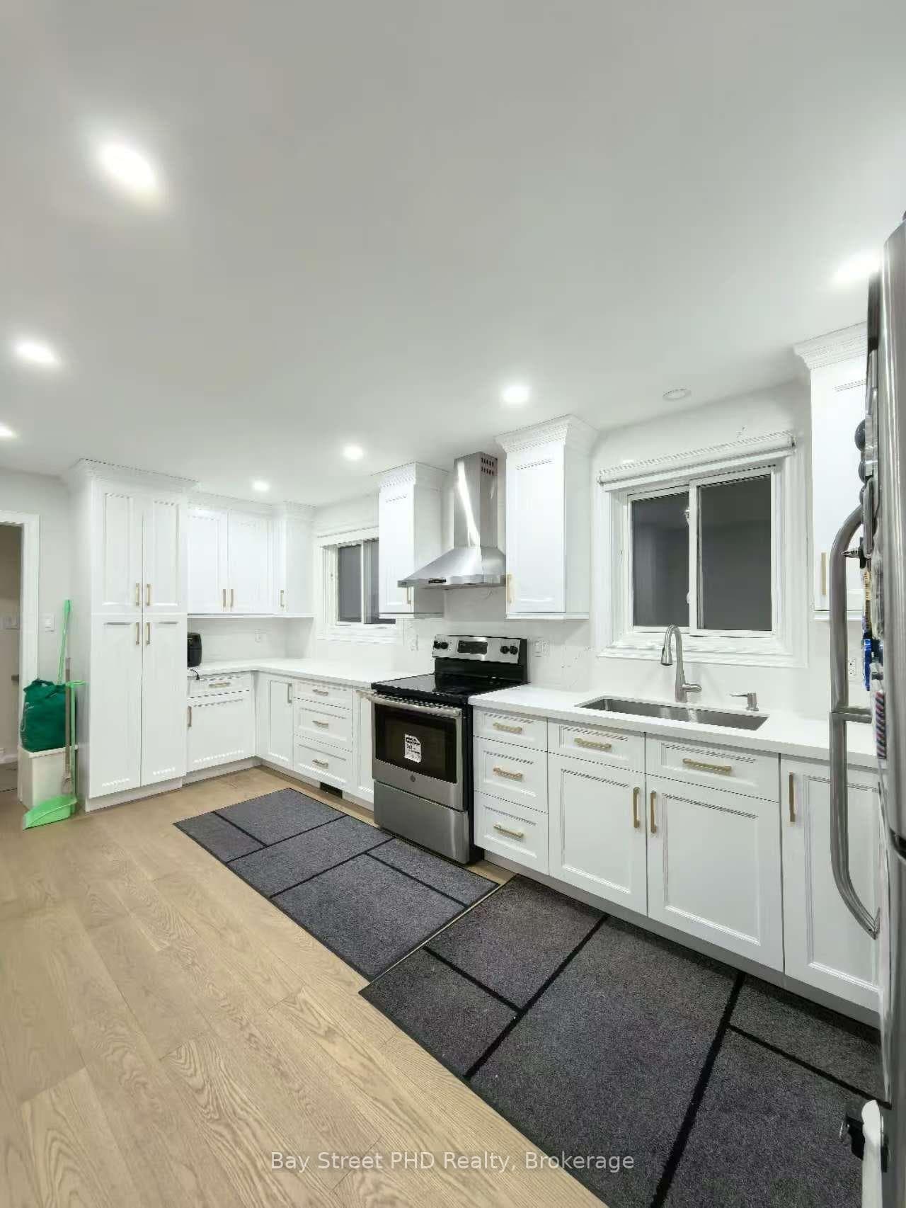 80 Baroness Crescent, Hillcrest Village / Bayview Village, ON M2J 3K6 - Photo 1