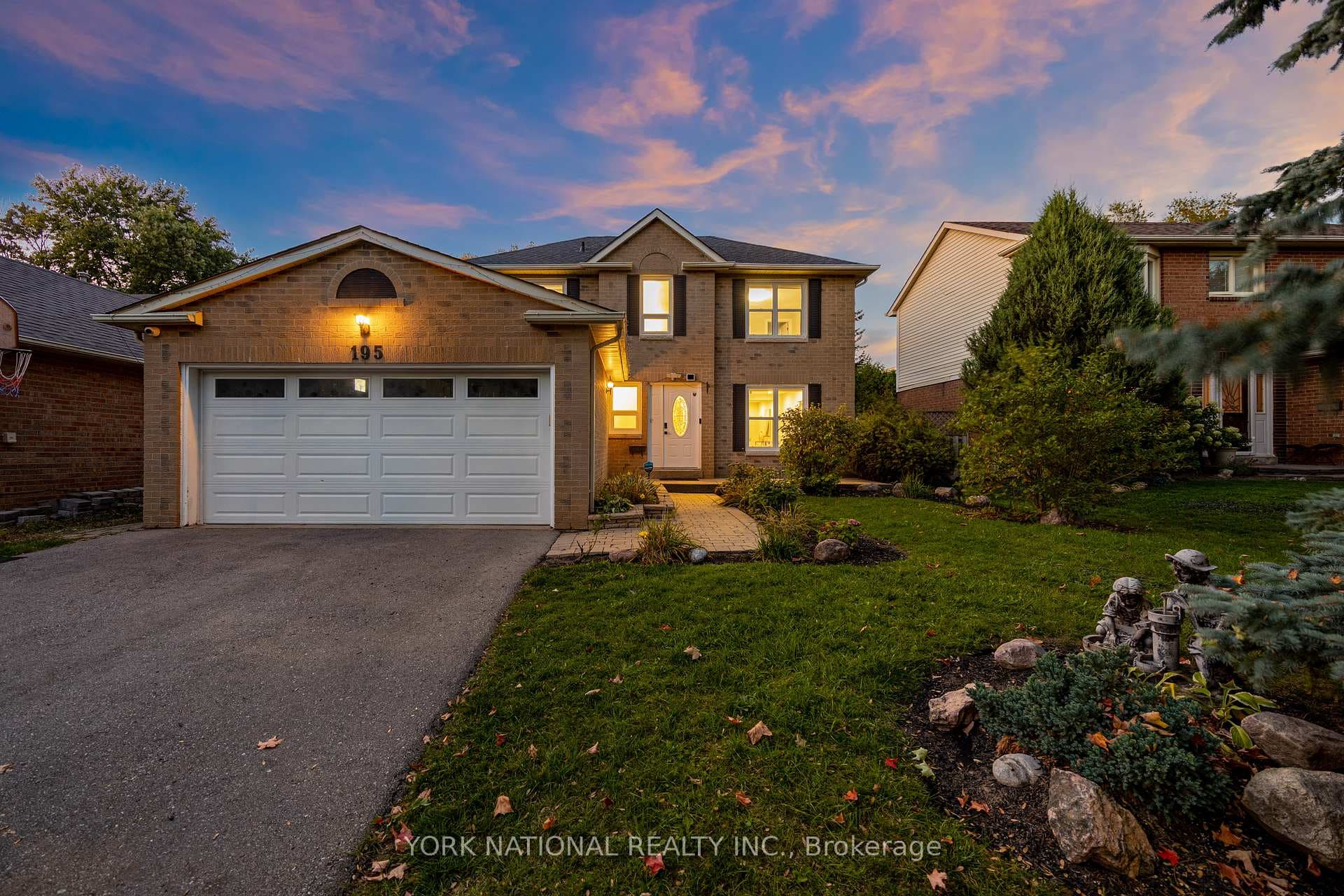 195 John Bowser Crescent, Newmarket