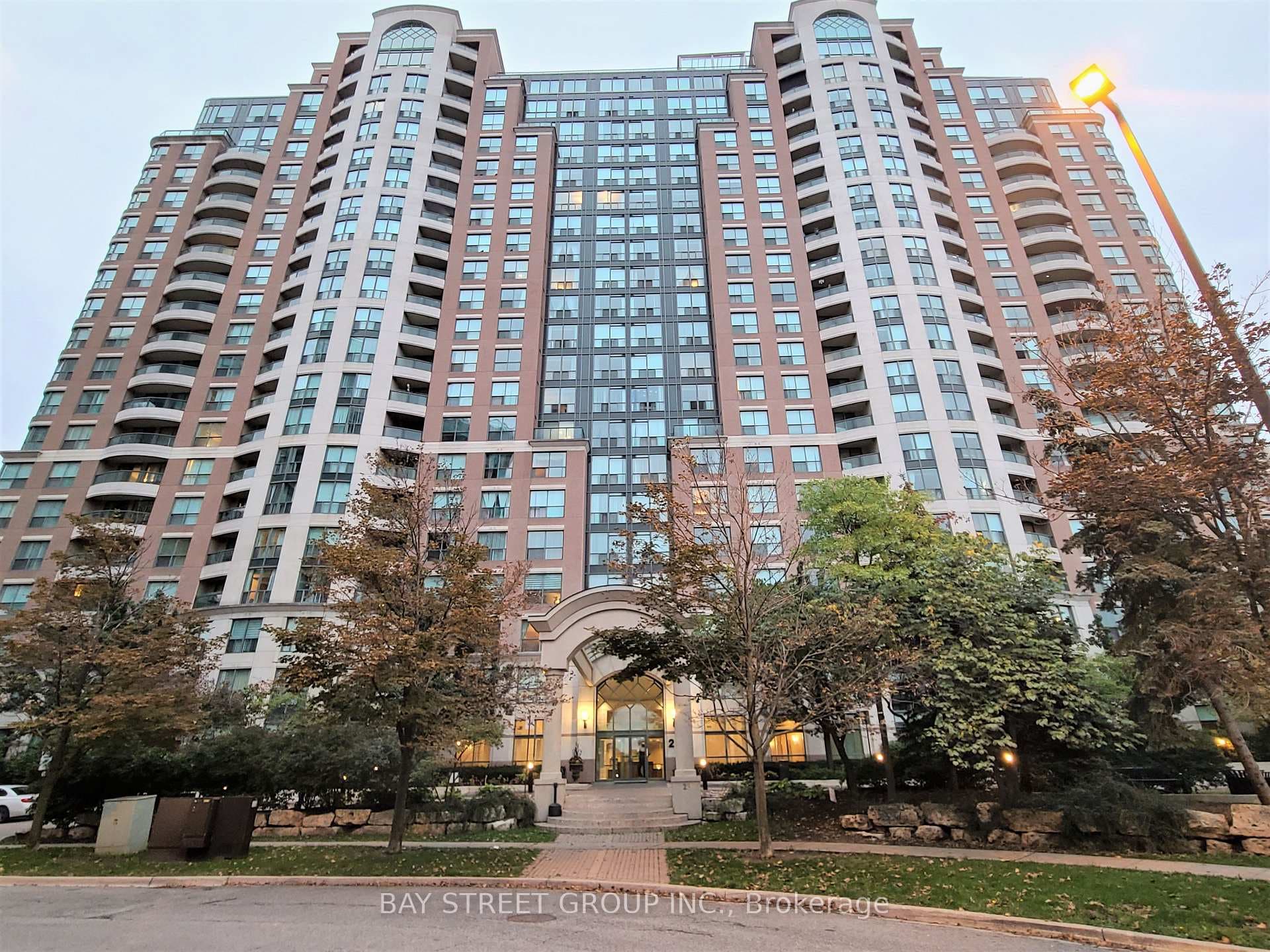 23 Lorraine Drive Unit 1108, Thornhill / Willowdale, ON M2N 6Z6 - Photo 1