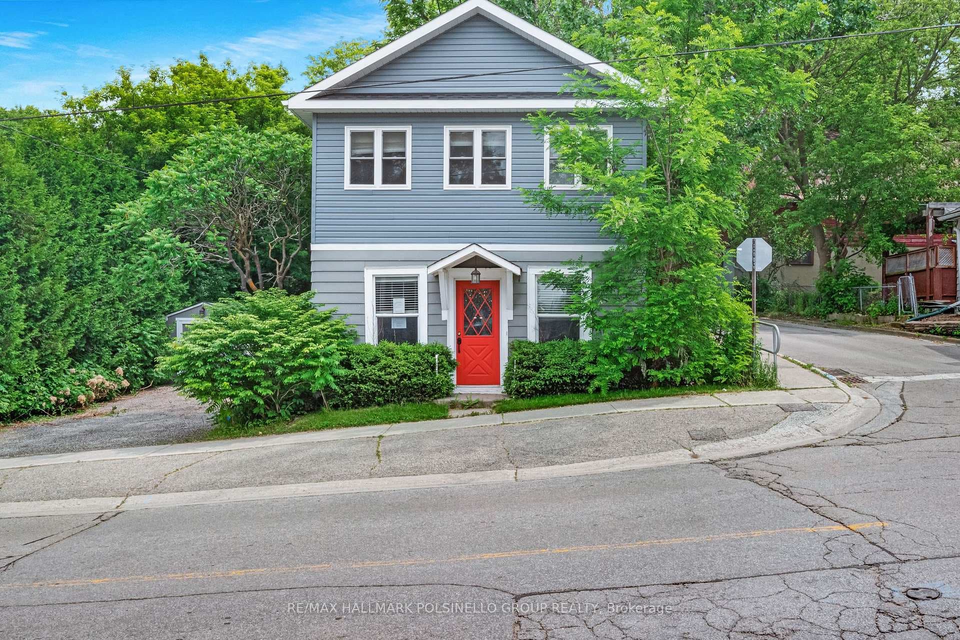 19075 Centre Street, East Gwillimbury