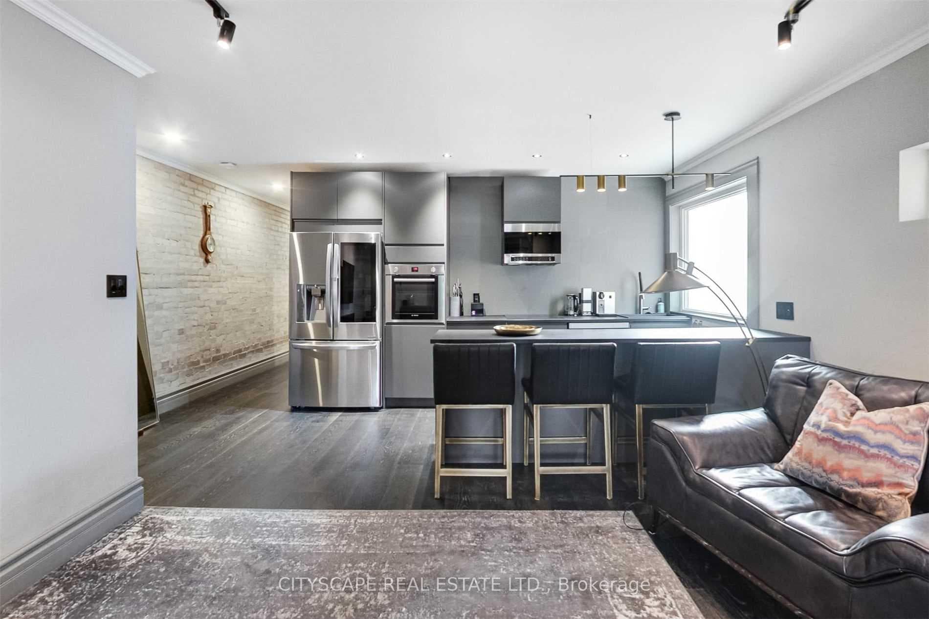 66 Scarboro Beach Boulevard Unit Main, The Beaches / Upper Beaches, ON M4E 2X1 - Photo 1