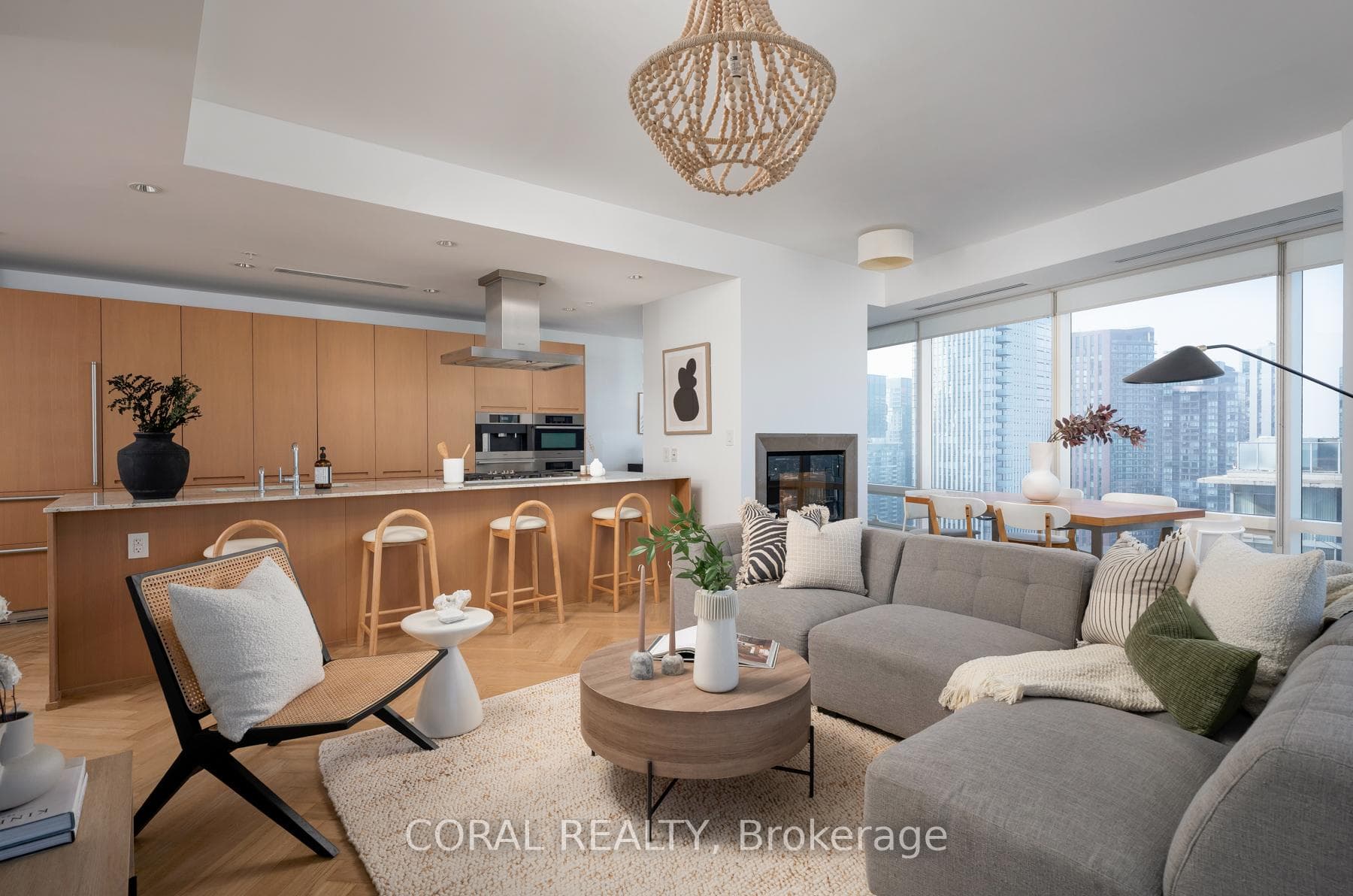 180 University Avenue Unit 3705, Downtown Toronto / Waterfront, ON M5H 0A2 - Photo 1