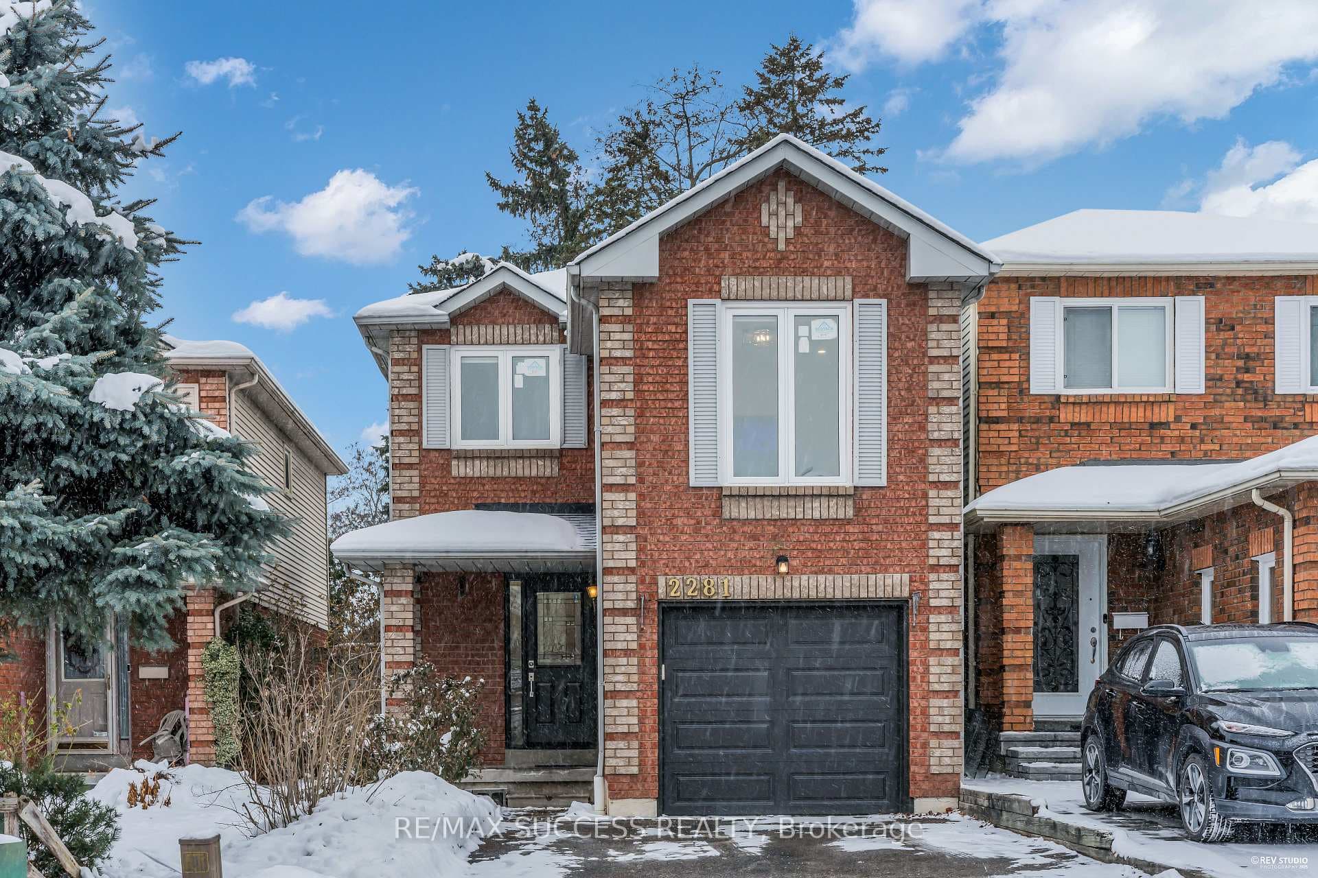 2281 Wildwood Crescent, Pickering, ON L1X 2R7 - Photo 1
