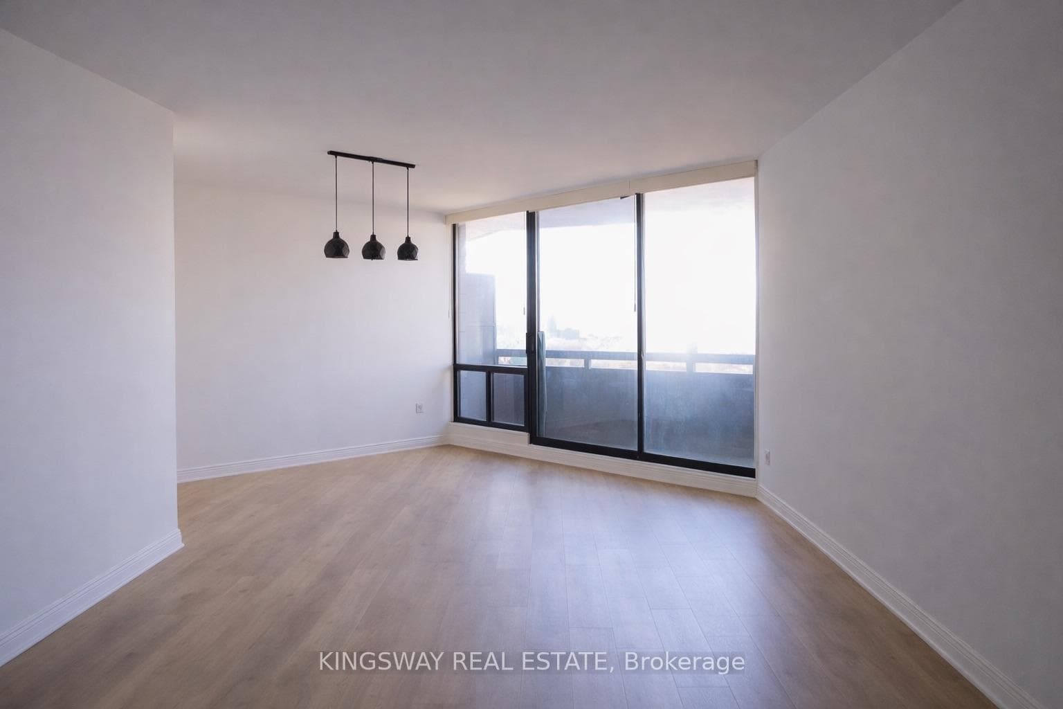 75 Graydon Hall Drive Unit 602, Don Mills / Parkwoods / Victoria Village, ON M3A 3M5 - Photo 1