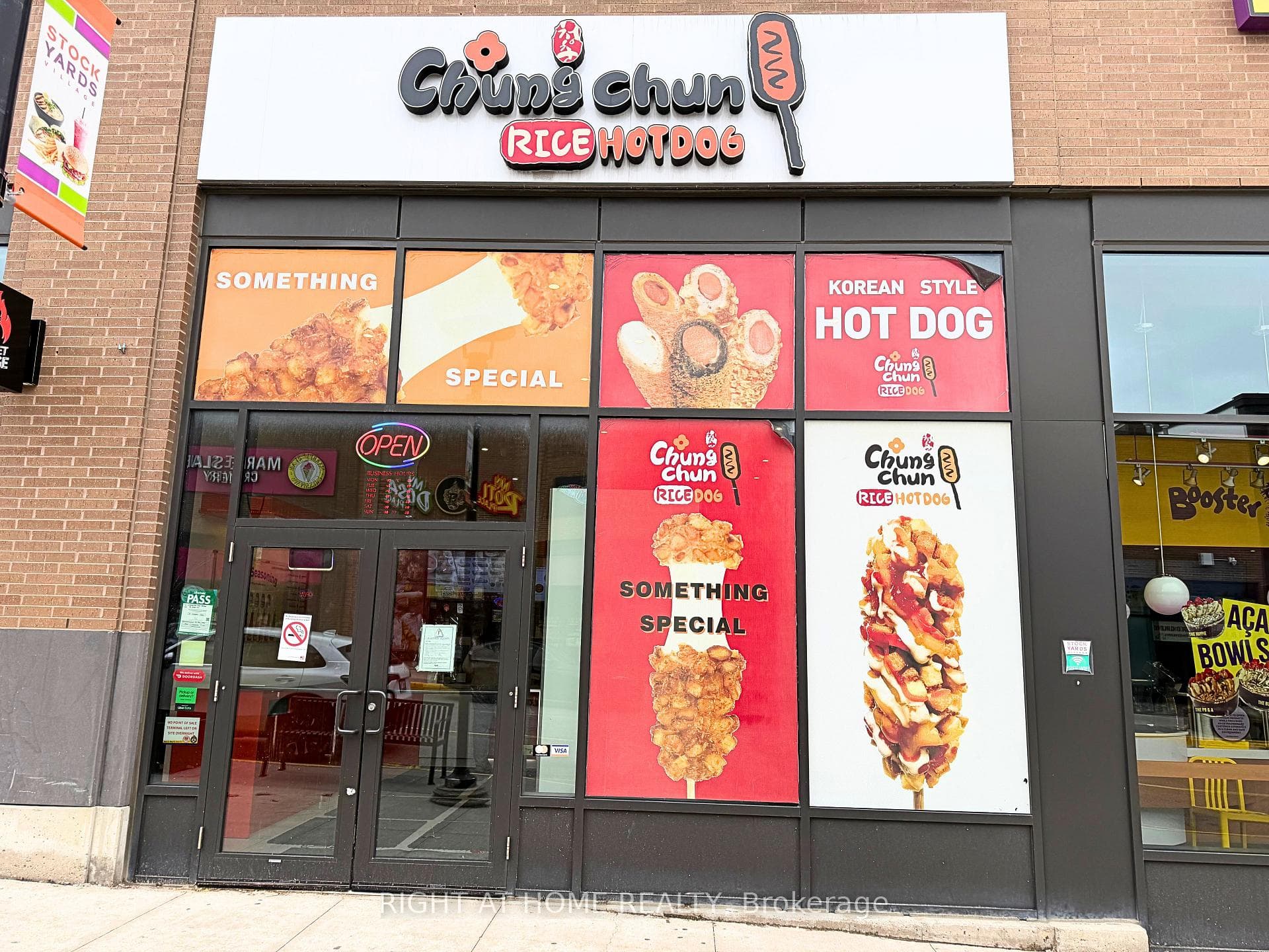 90 Weston Road Unit J104, Bloor West Village / Swansea, ON M6N 0A6 - Photo 1