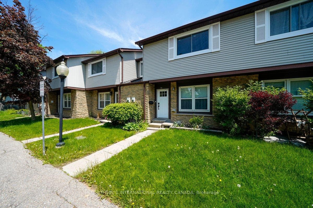 120 Falconer Drive Unit 34, Mississauga, ON L5N 1P5 - Photo 1