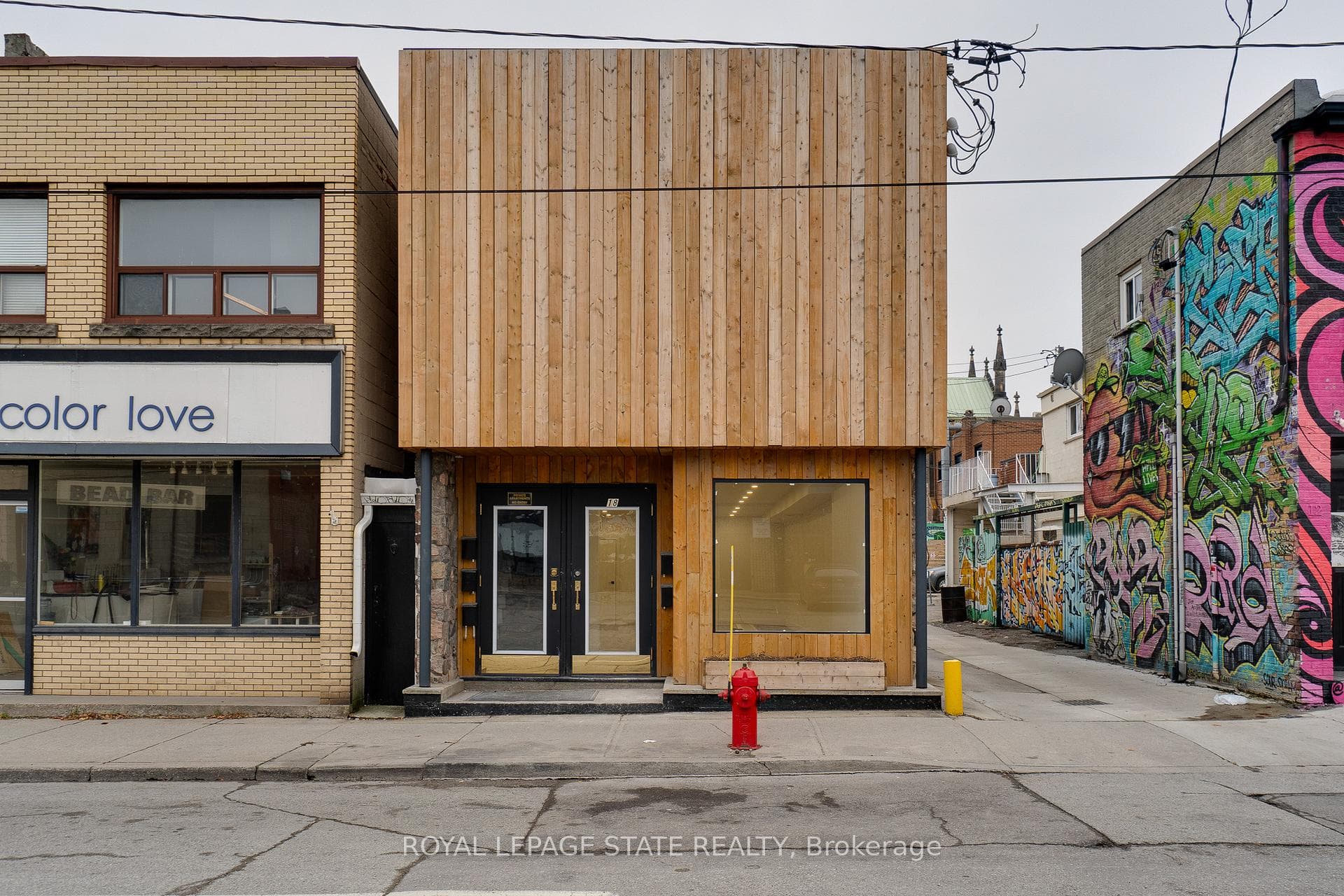 18 Barton Street, Hamilton, ON L8L 2V5 - Photo 1
