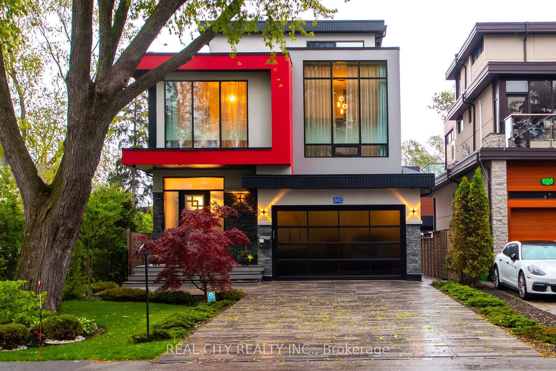 662 Byngmount Avenue, Mississauga, ON L5G 1R4 - Photo 1