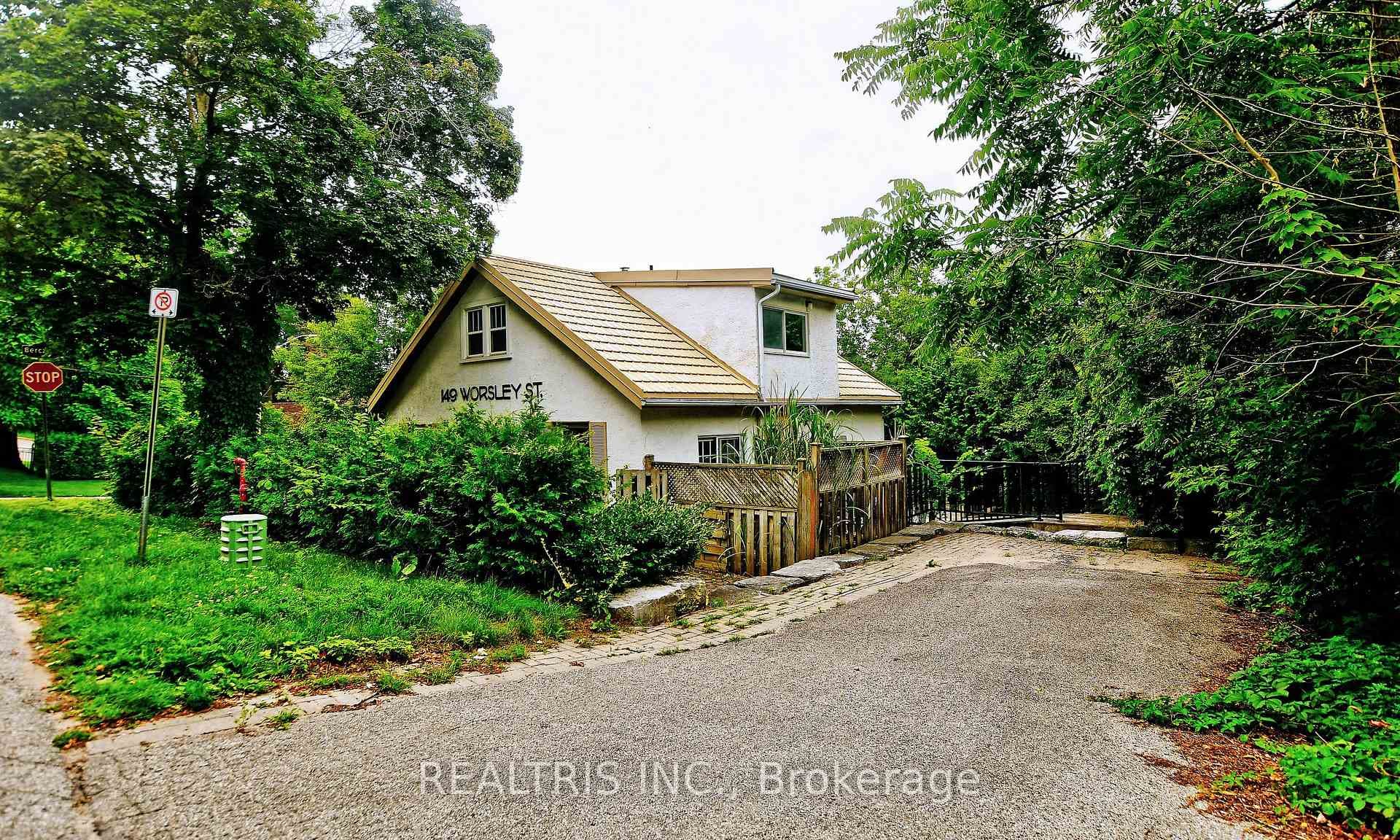 149 Worsley Street, Barrie, ON L4M 1M3 - Photo 1