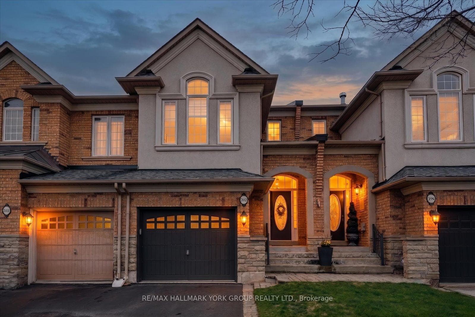 202 Duskywing Way, Oakville