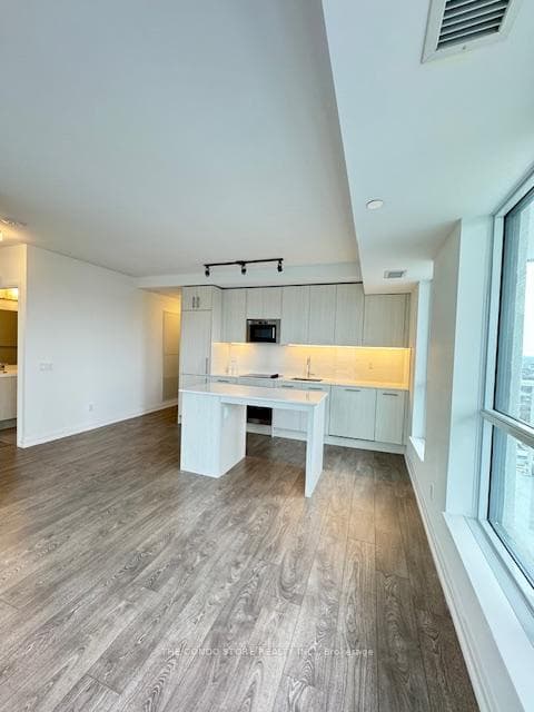286 Main Street Unit 2403, The Beaches / Upper Beaches, ON M4C 4X4 - Photo 1