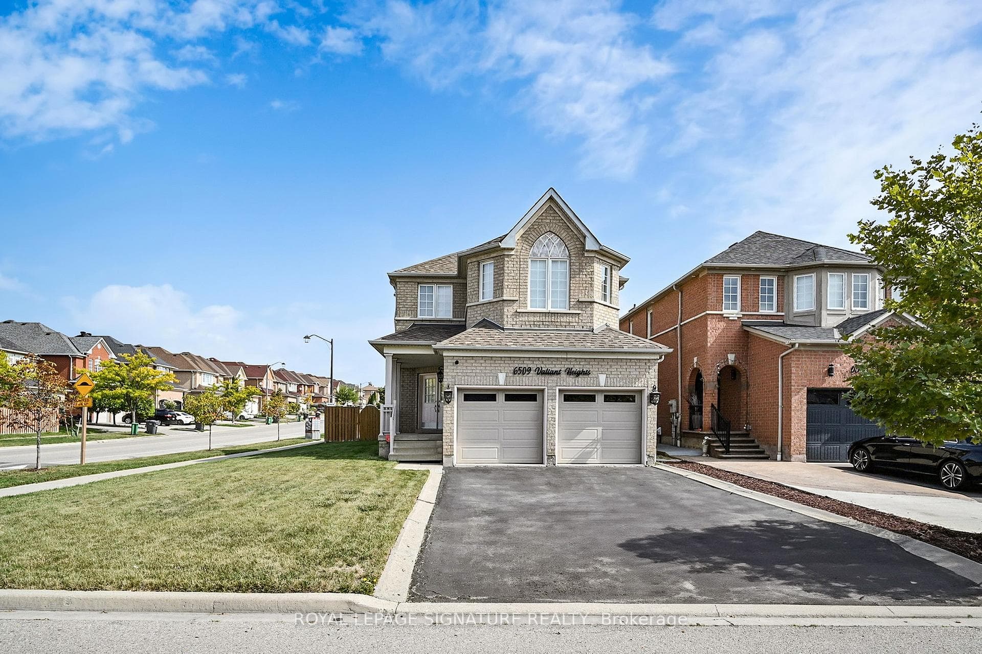 6509 Valiant Heights, Mississauga, ON L5W 1C7 - Photo 1