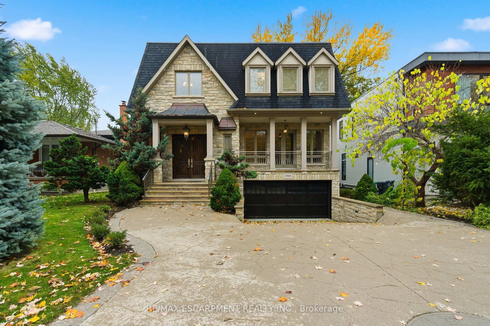 1366 Wilson Avenue, Mississauga, ON L5G 3K2 - Photo 1