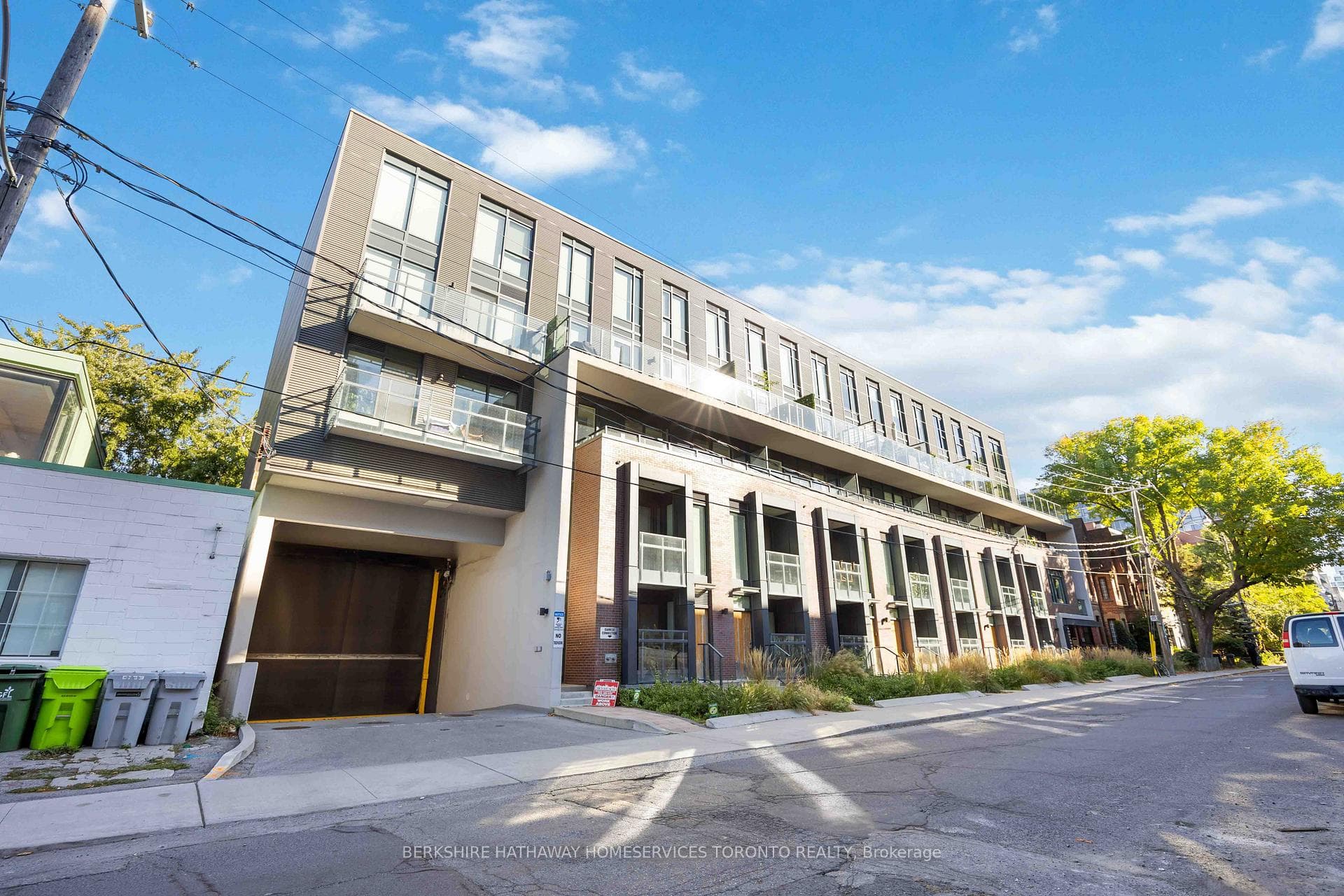 90 Niagara Street Unit 203, Downtown Toronto / Waterfront, ON M5V 0P9 - Photo 1