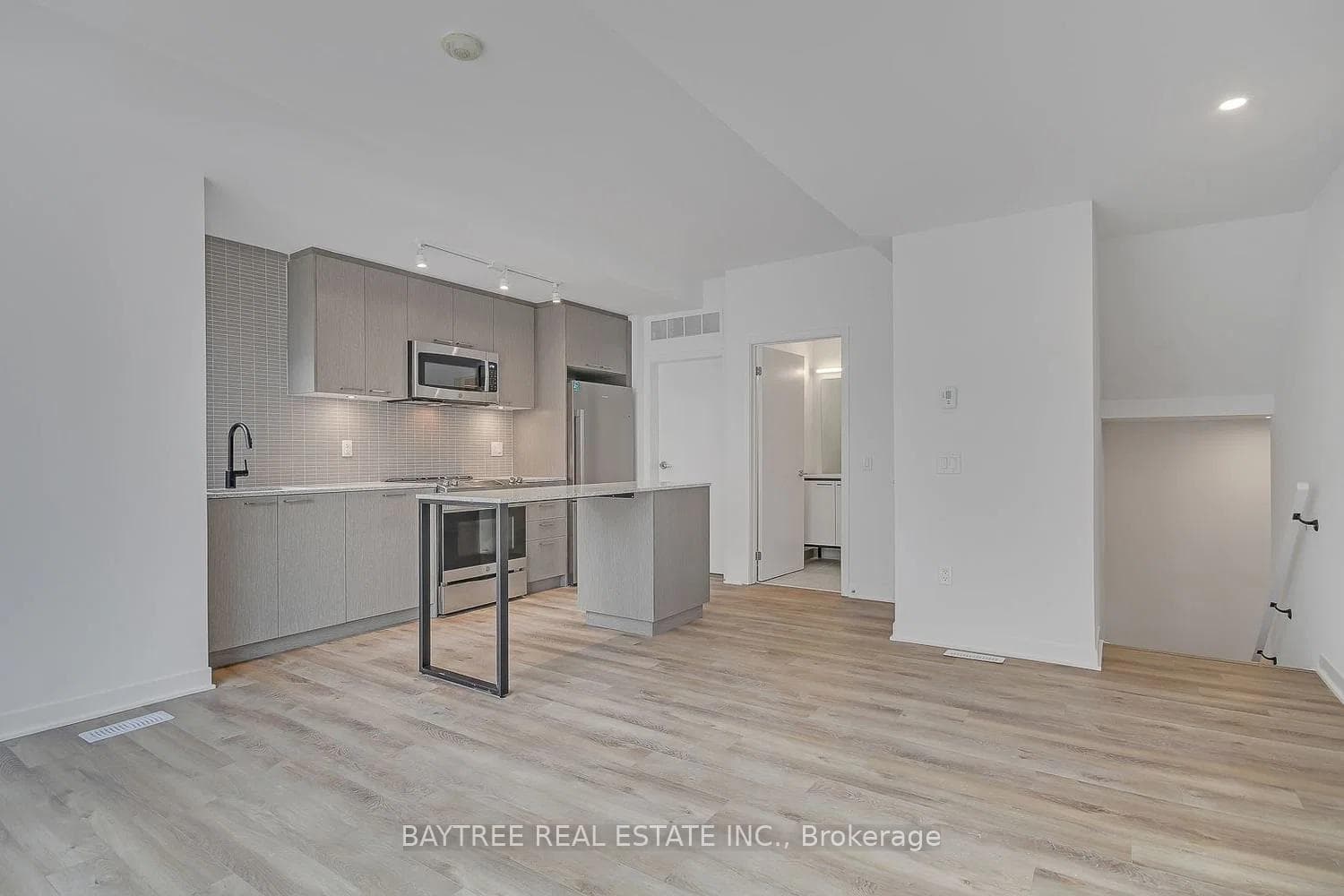 30 Ed Clark Gardens Unit TH4, Toronto W03