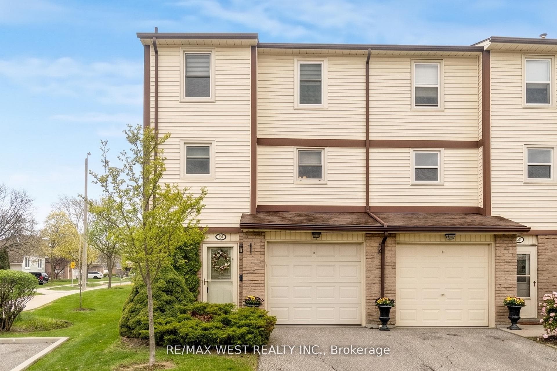 7340 Copenhagen Road Unit 24, Mississauga, ON L5N 2S5 - Photo 1
