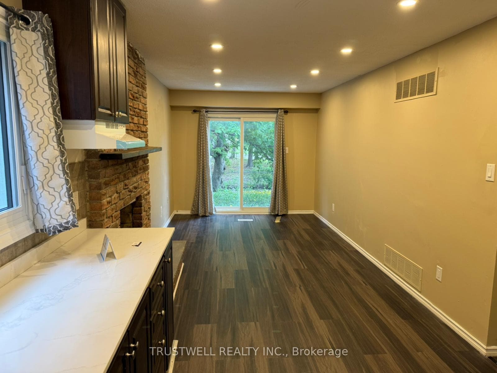 3 Plumbrook Crescent Unit Ground, Toronto E07