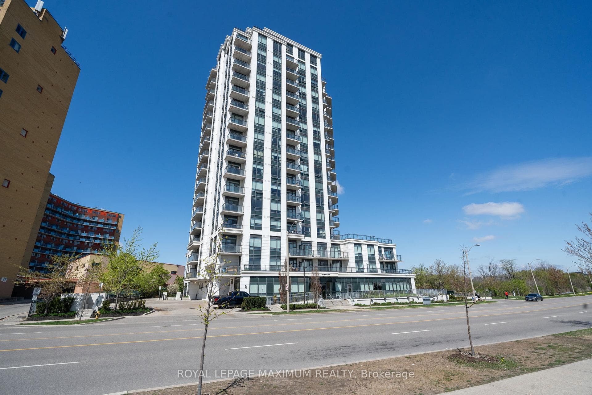 840 Queens Plate Drive Unit 1503, Etobicoke (West Mall / Rexdale), ON M9W 0E7 - Photo 1