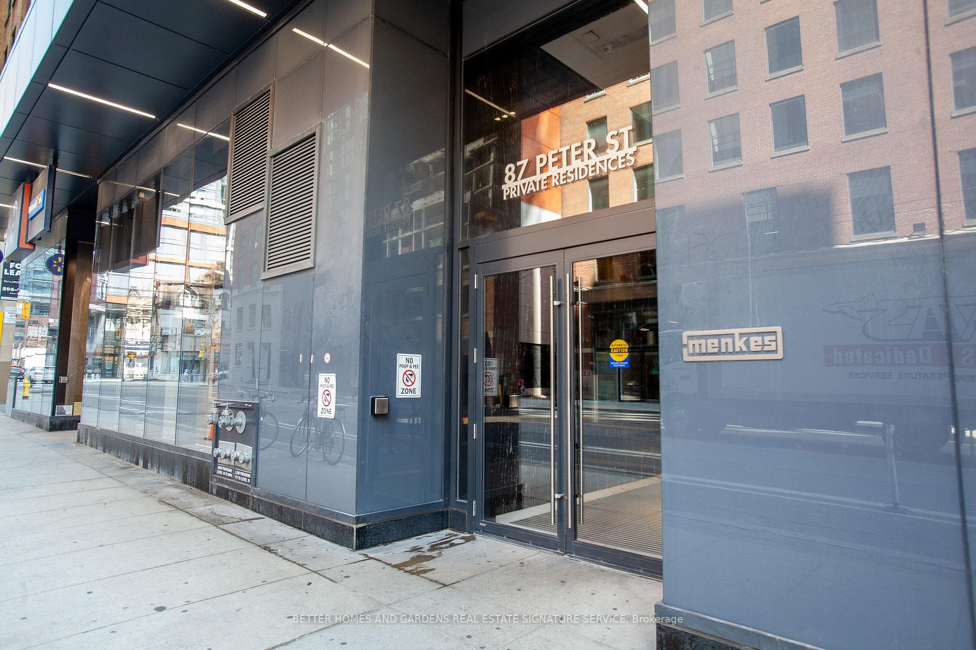 87 Peter Street Unit 3002, Downtown Toronto / Waterfront, ON M5V 2G4 - Photo 1