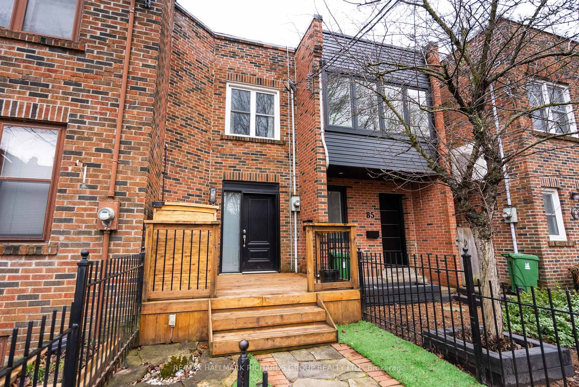 87 Norway Avenue, The Beaches / Upper Beaches, ON M4L 1R3 - Photo 1