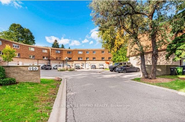 120 Beverly Glen Boulevard Unit #61, Scarborough Village / Eglinton East, ON M1W 1W6 - Photo 1