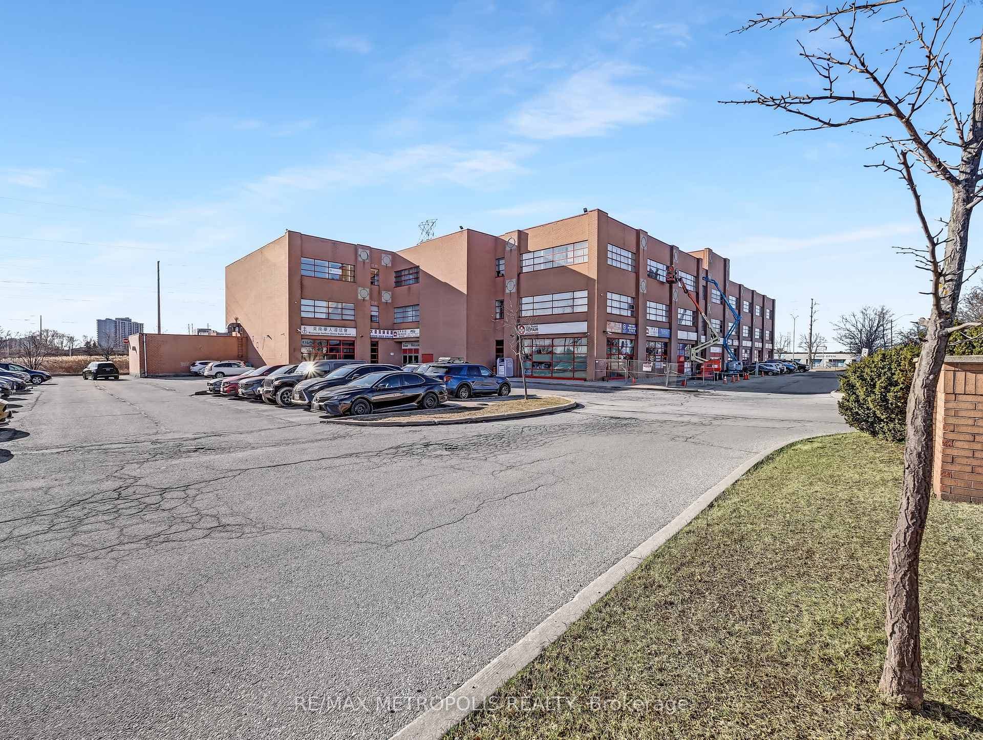 1550 South Gateway Road Unit 309, Mississauga, ON L4W 5G6 - Photo 1
