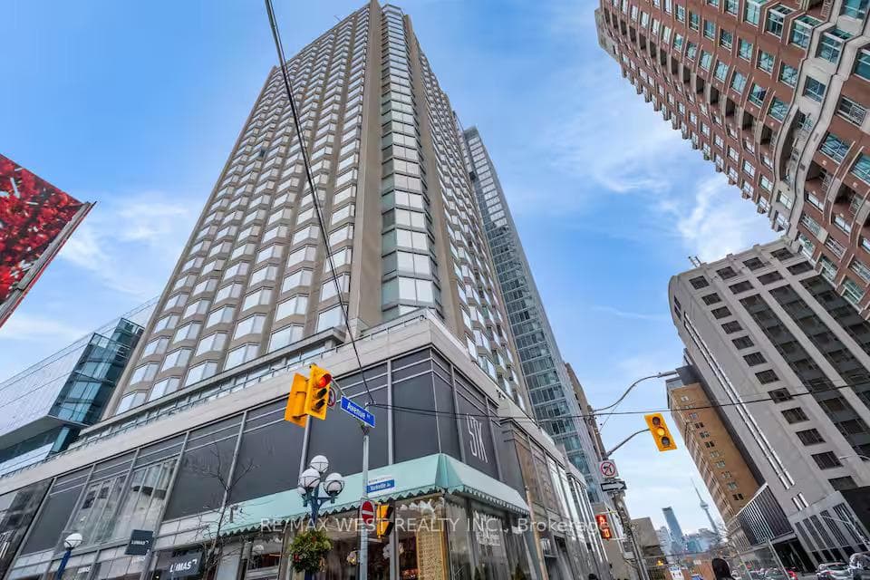 155 Yorkville Avenue Unit 501, Annex / Yorkville / Summerhill, ON M5R 0B4 - Photo 1