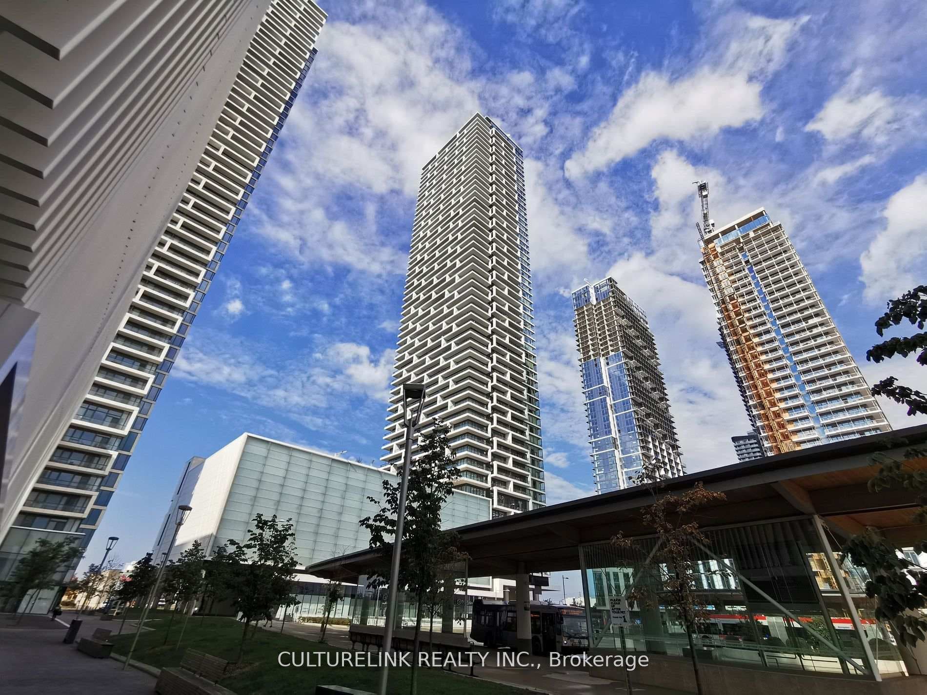 950 Portage Parkway Unit 5601, Vaughan, ON L4K 0J7 - Photo 1