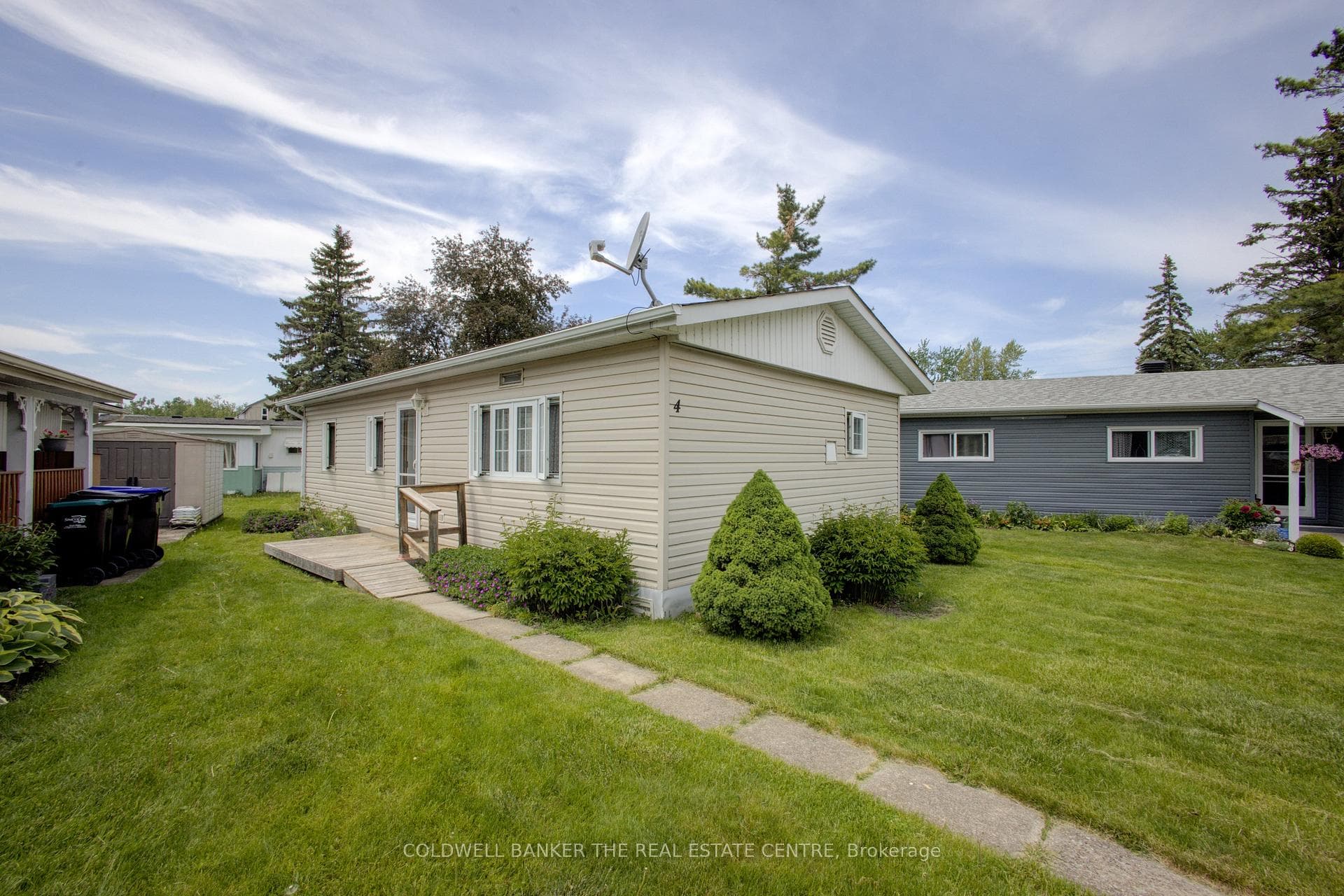 4 Locust Hill Drive, Innisfil, ON L9S 1R8 - Photo 1