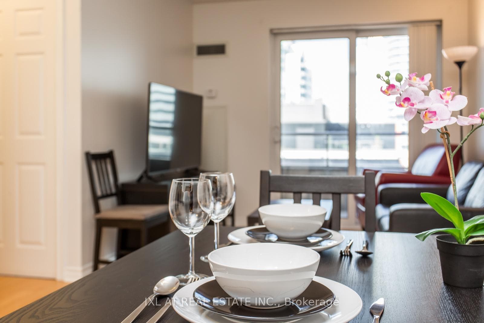 250 Wellington Street Unit 1543, Toronto C01