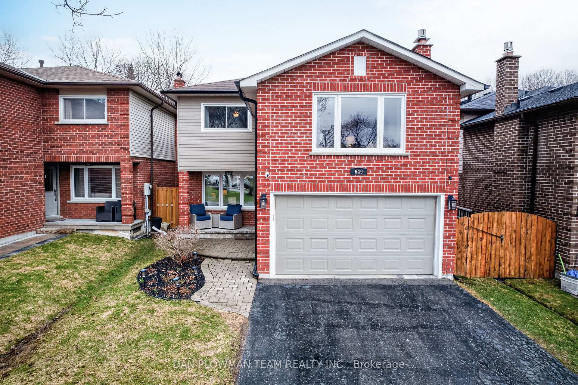 649 Dunn Crescent, Pickering, ON L1W 3T4 - Photo 1