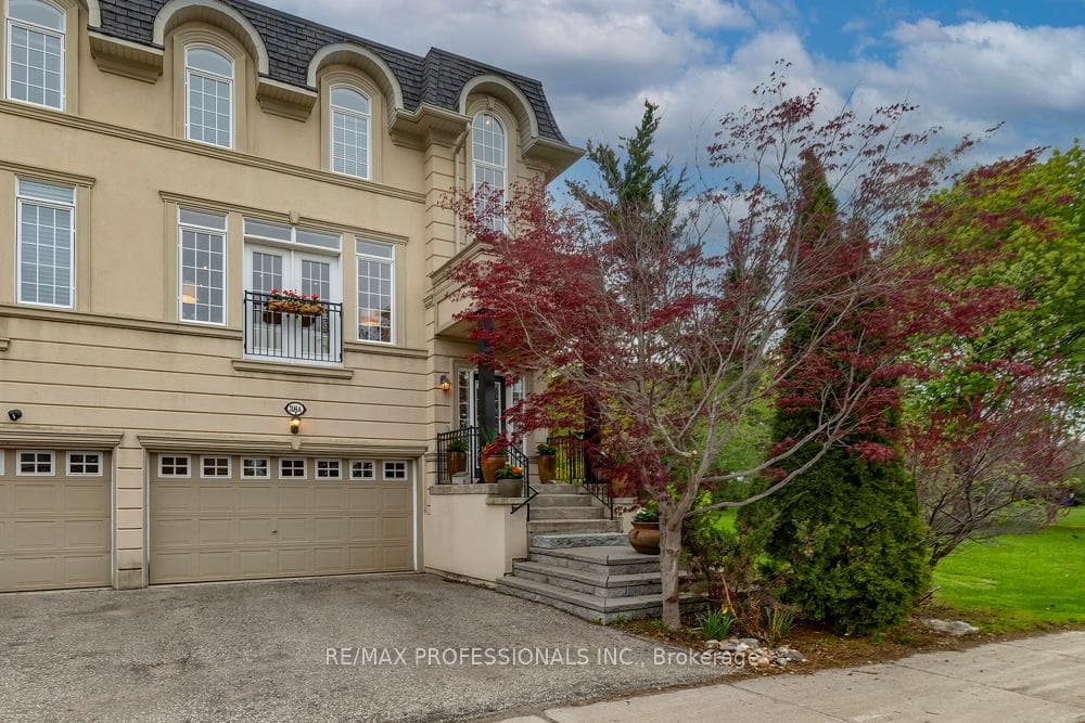 38A Preakness Drive, Don Mills / Parkwoods / Victoria Village, ON M3B 3S1 - Photo 1