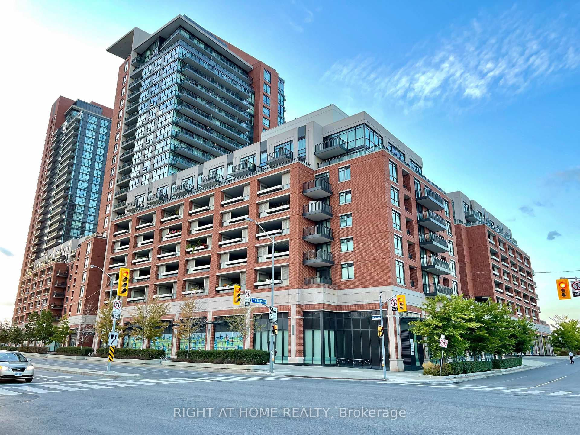 800 Lawrence Avenue, York / Weston, ON M6A 0B1 - Photo 1