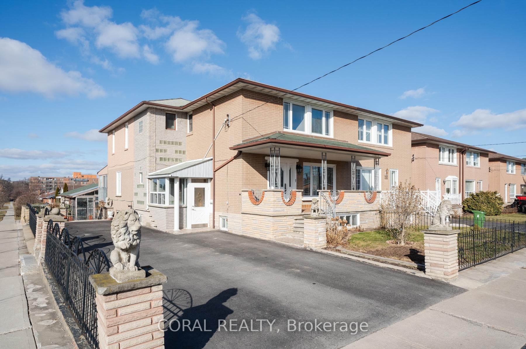 10 Zenith Drive, Dorset Park / Kennedy Park, ON M1K 1K4 - Photo 1
