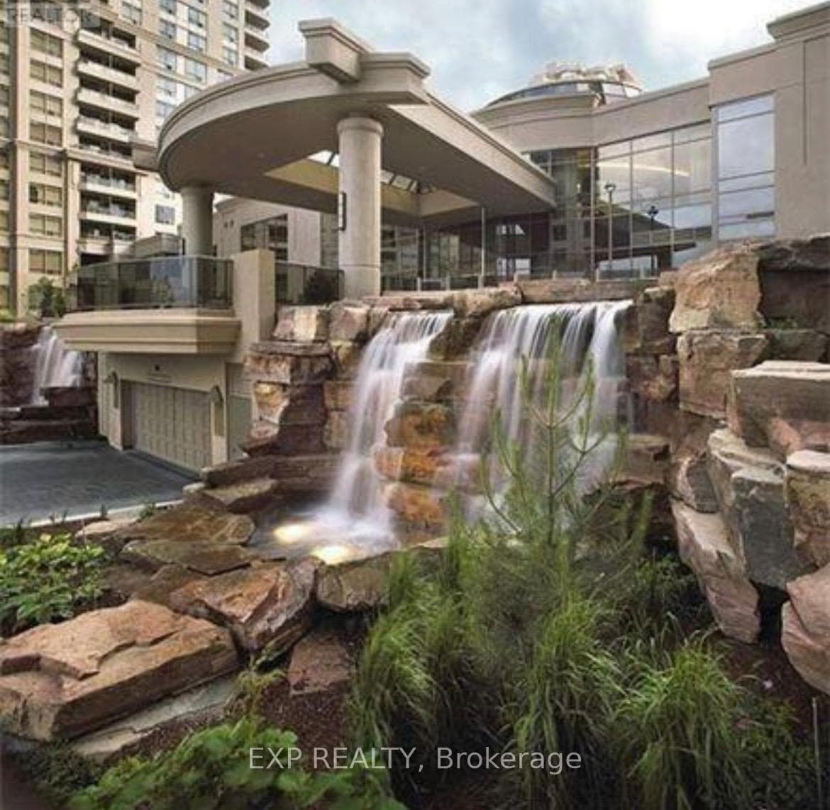 3888 Duke Of York Boulevard Unit 1229, Mississauga, ON L5B 4P5 - Photo 1