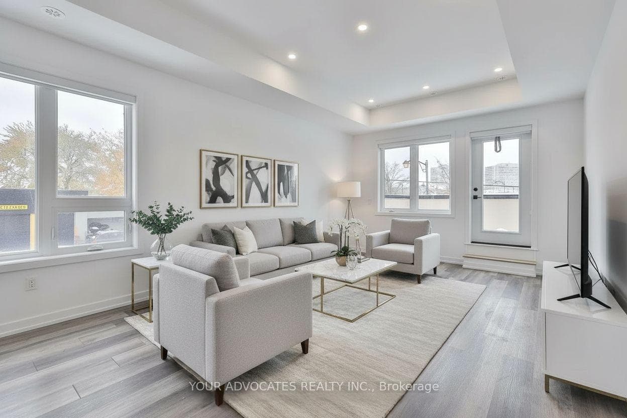 9 Vivian Road, Toronto E08