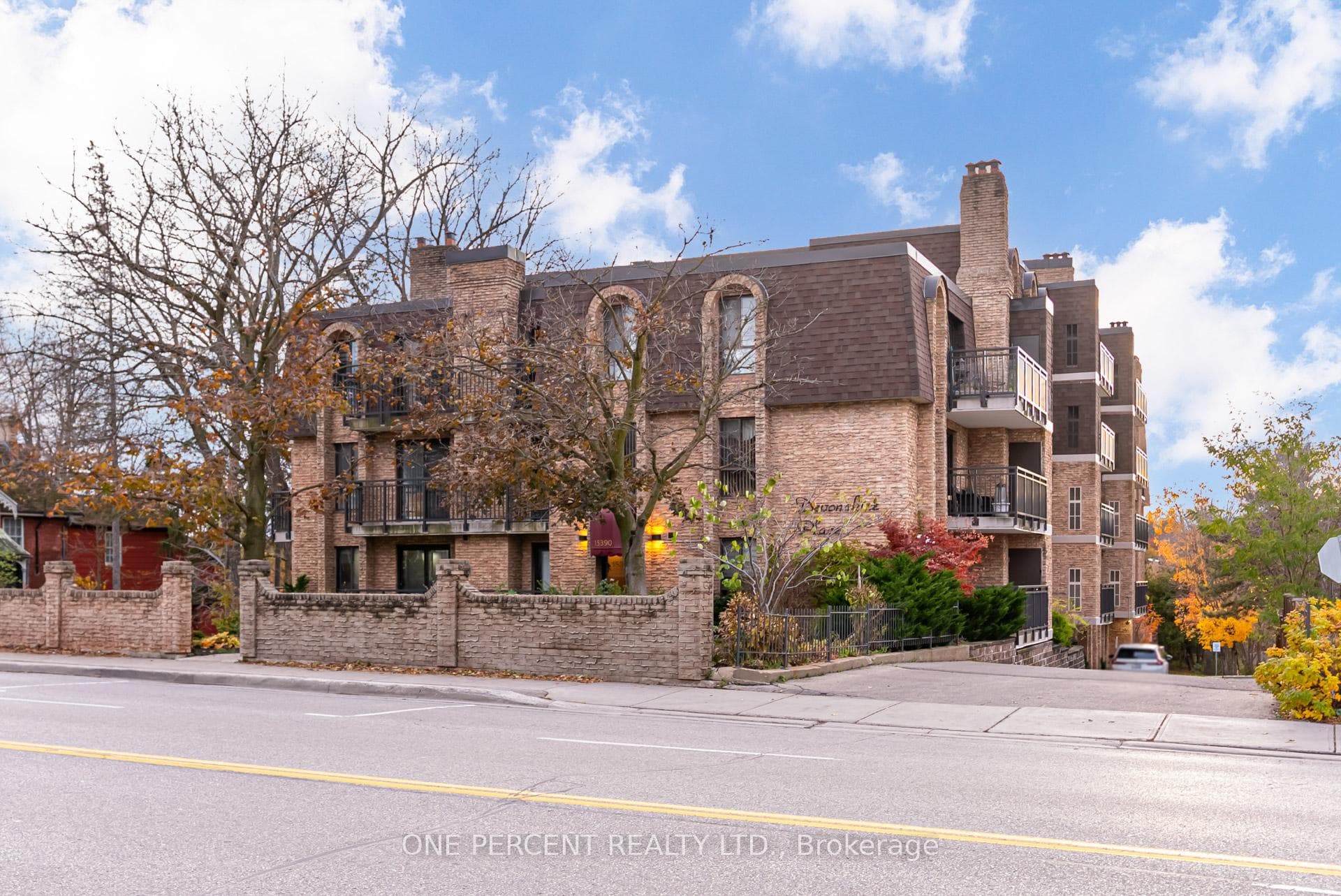 15390 Yonge Street Unit 406, Aurora, ON L4G 1N8 - Photo 1