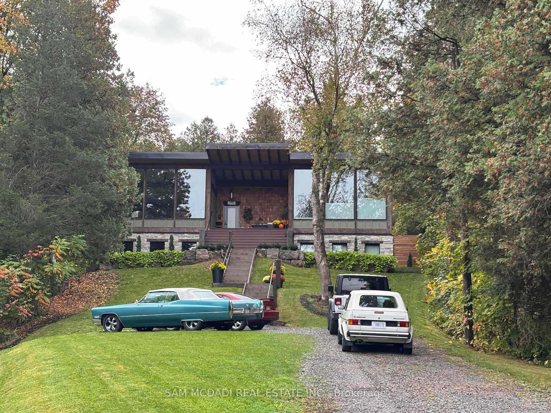 2084 Grand Boulevard, Burlington, ON L7P 0N1 - Photo 1