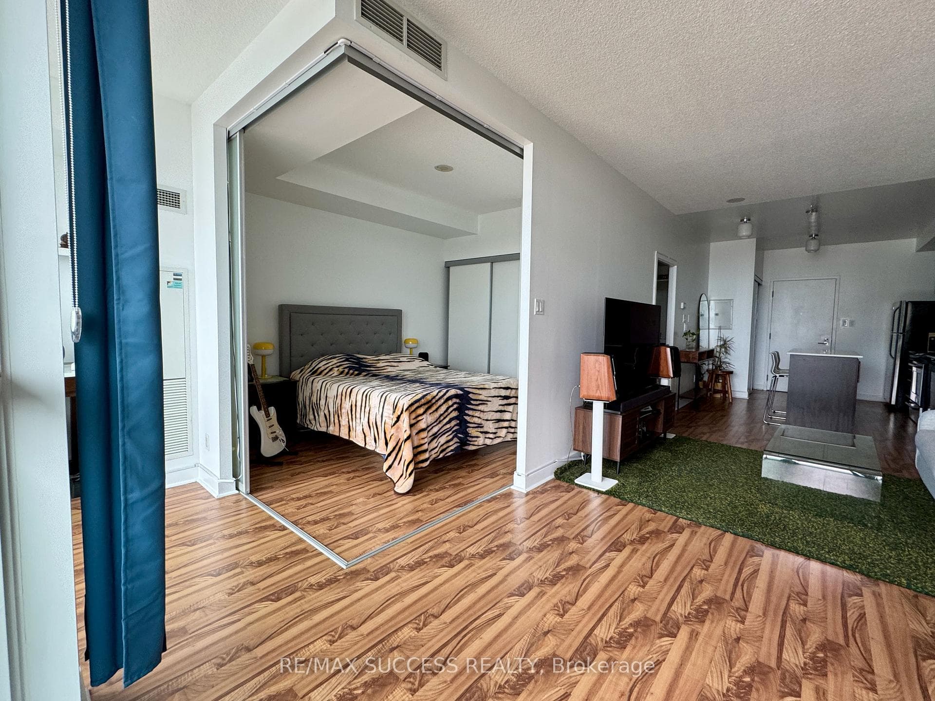 1171 Queen Street Unit 1605, Toronto C01