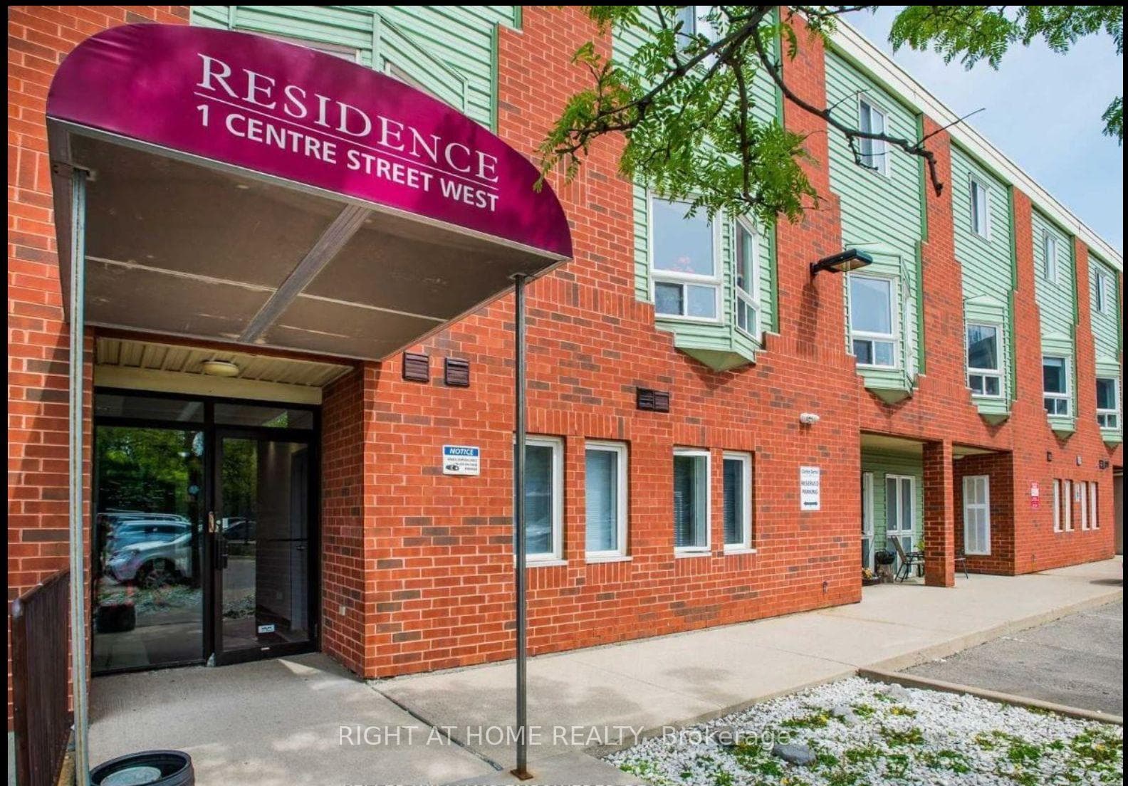 Unit 210 1 Centre Street, Richmond Hill, ON L4C 3P3 - Photo 1